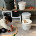 Opbergemmer Omnioutil Large Wit│Hachiman│art. 228820│kleuter met houten speelgoed naast emmers