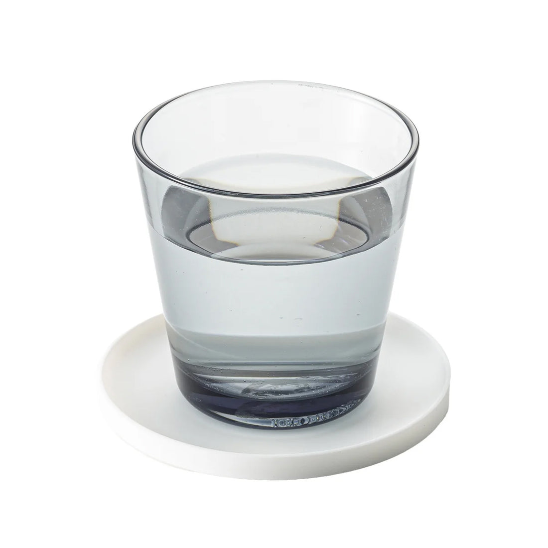 Onderzetter Siliconen wit Yamazaki│art. 02538│vooraanzicht met glas water