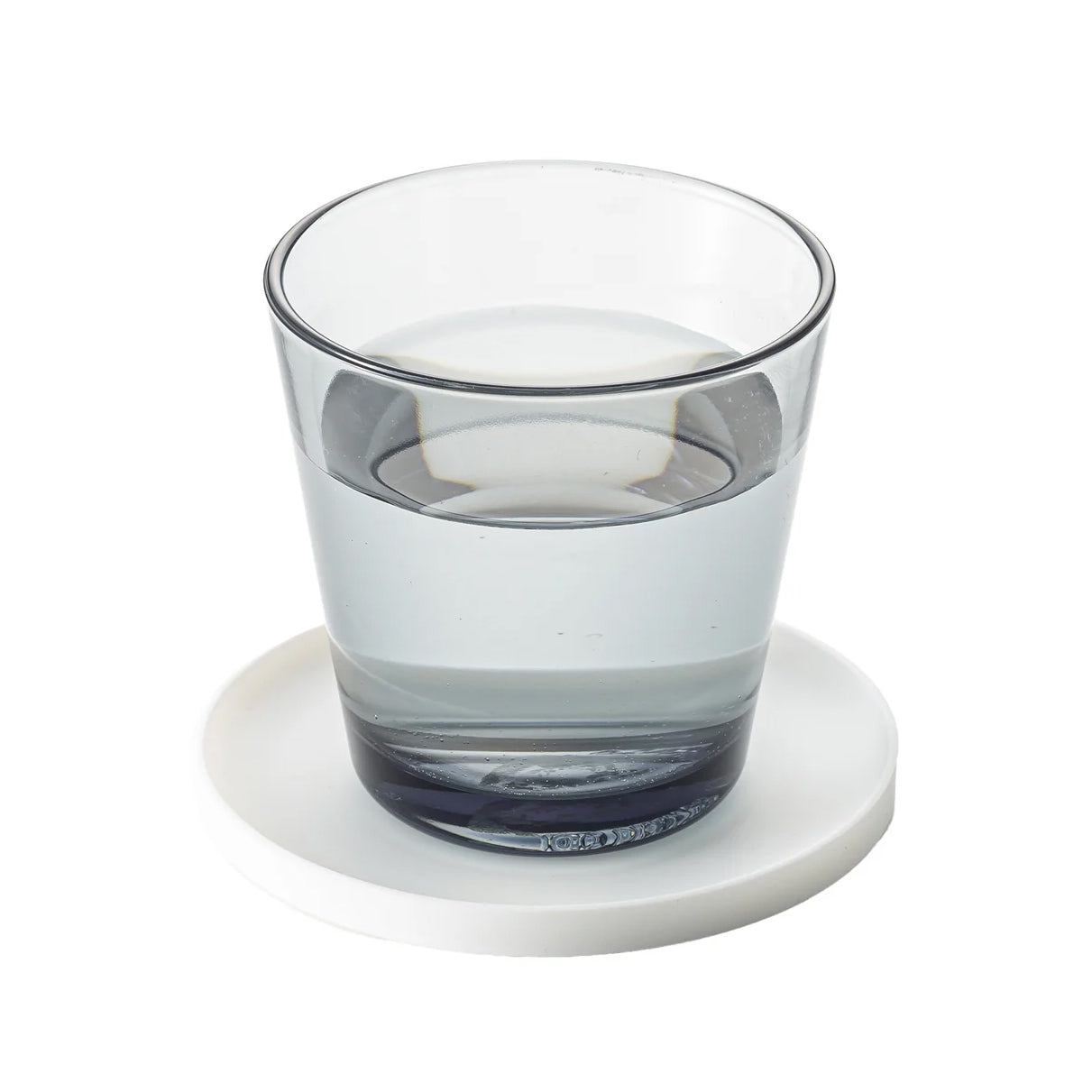 Onderzetter Siliconen wit Yamazaki│art. 02538│vooraanzicht met glas water