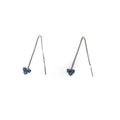 Swarowski Oorbellen Petrol o3 Lang│Hester Zagt│bovenaanzicht liggend met gebogen ketting