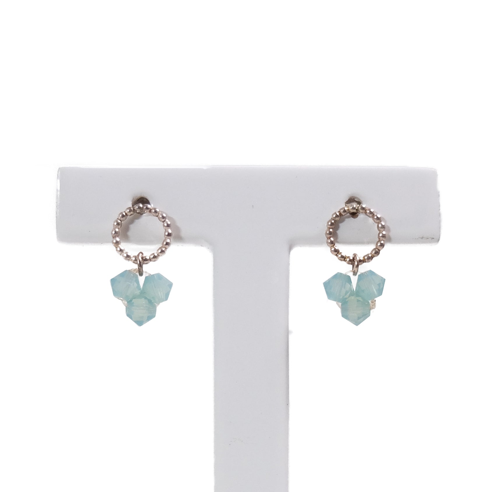 Swarowski Oorbellen Aquamarijn o3 Rond│Hester Zagtclose-up in standaard