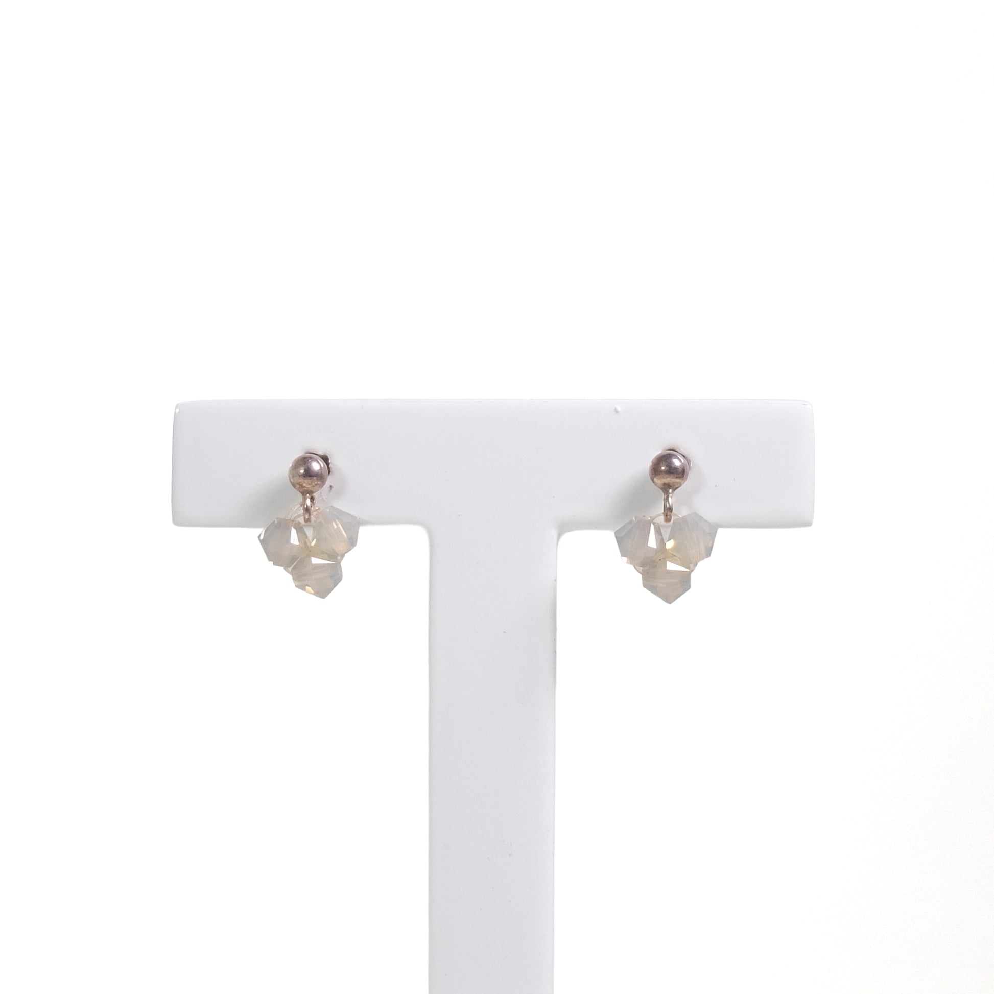 Swarowski Oorbellen Smoky o3│Hester Zagt│close-up op houder