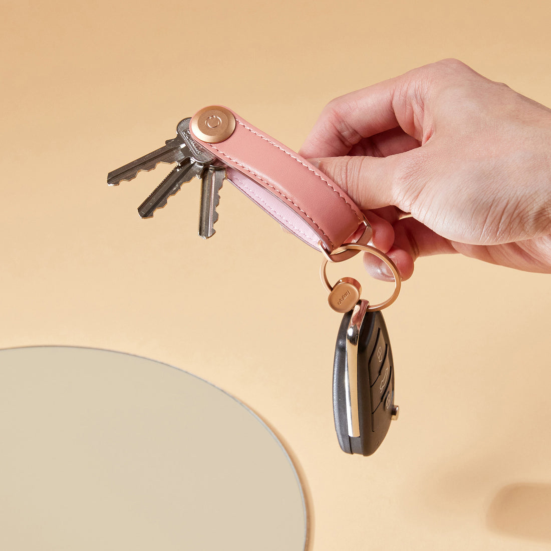 Orbitkey Gift Set Sleutelhouder Cotton Candy+ Ring V2│art. GLT2-CCT-201│in verpakking met deksel rechtop naast doos