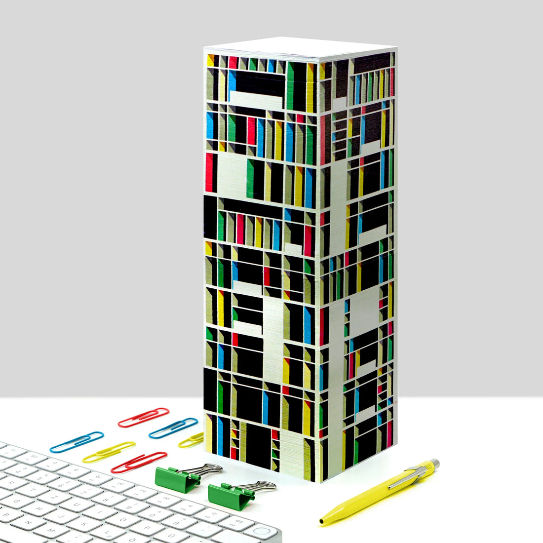 Paperscraper Marseille Memoblok│Le Corbusier│vooraanzicht schuin met witte achtergrond