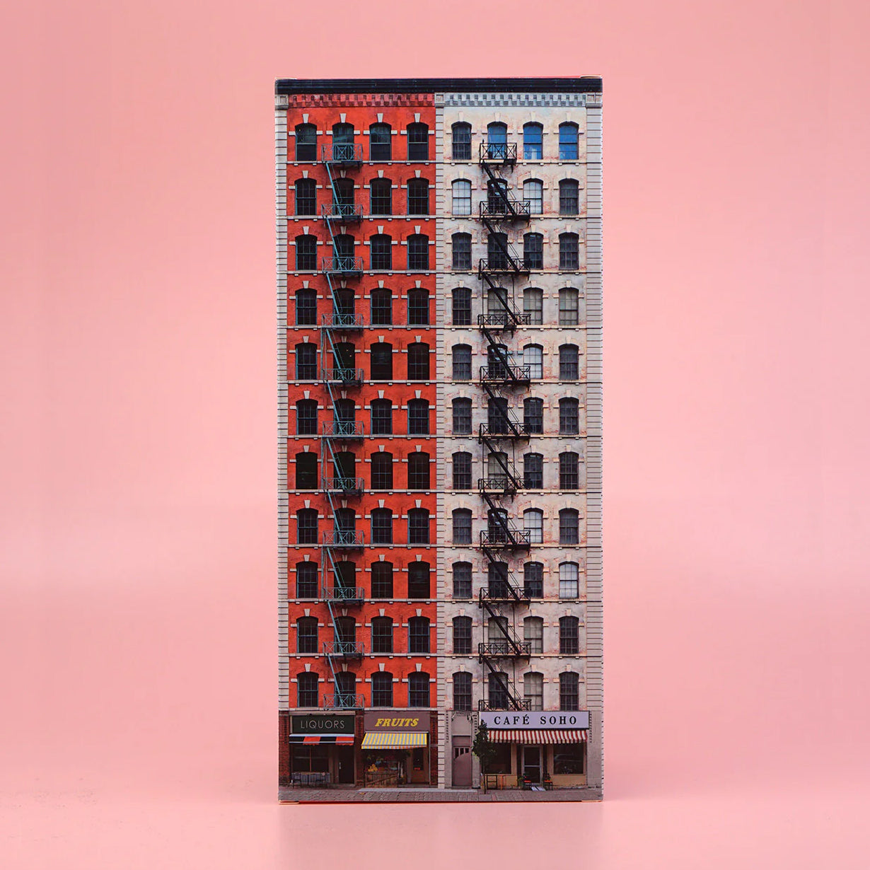 Memoblok Paperscraper Townhouse Soho│Seltmann Publishers│vooraanzicht met roze achtergrond