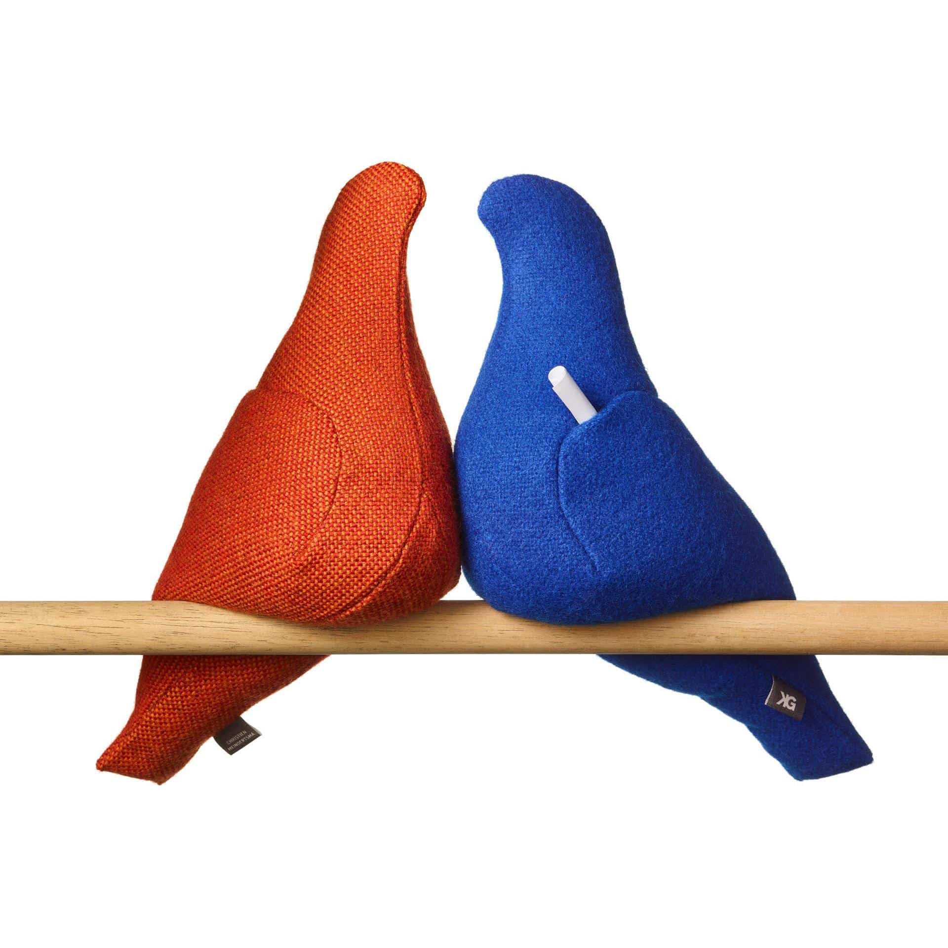 Pigeon Service Nr.20 Roze Christien Meindertsma│twee soorten op stok
