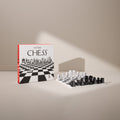 Schaakspel Chess NYC│The New Yorker x Printworks│art. PW00720│naast doos rechtopstaand met schaduw