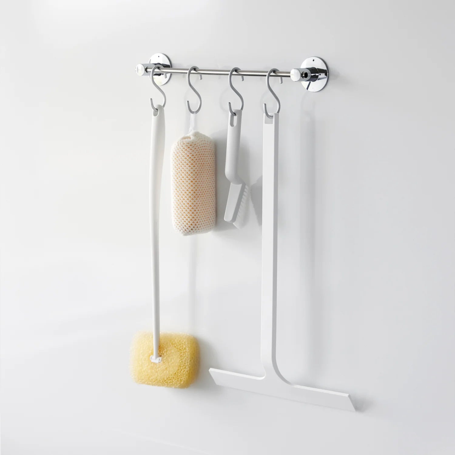 Tower Magnetische Raamwisser Wit Yamazaki│art. 02005│aan oog opgehangen aan rekje