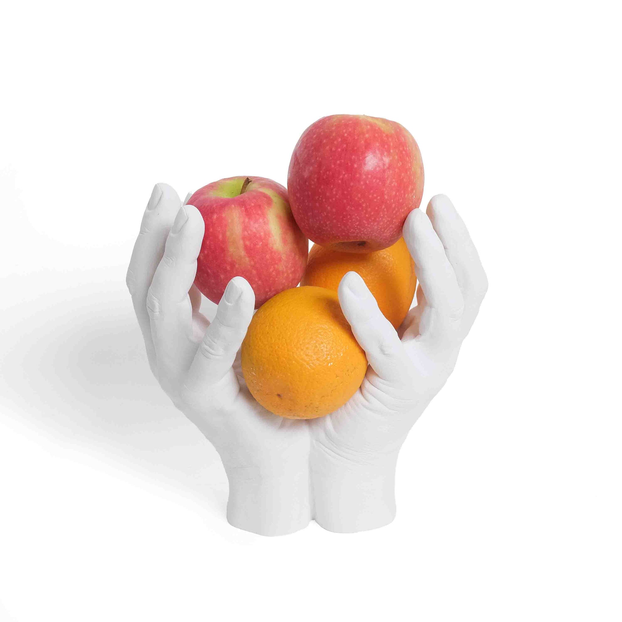 Reality Hand-Bowl│Harry Allen│Areaware│Fruitschaal in de vorm van echte handen│art. HARBHW│voorkant met appels en sinaasappels