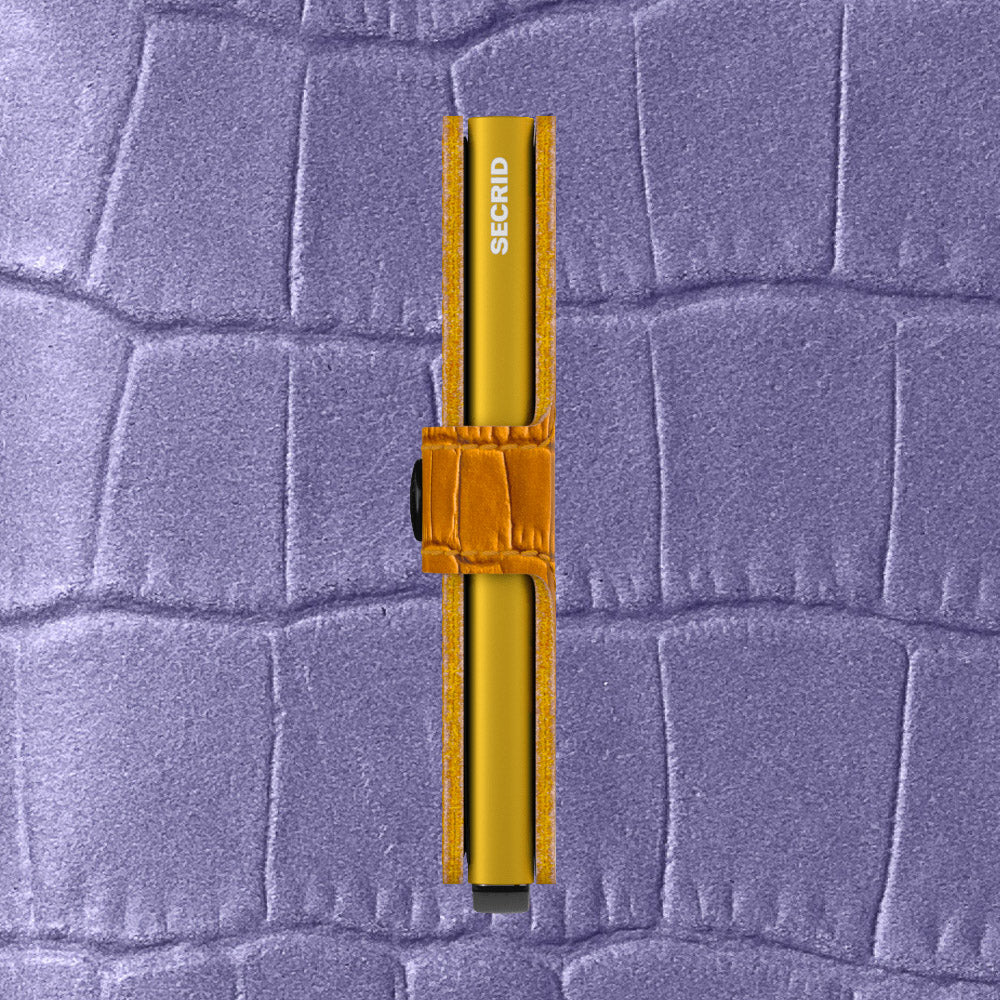 Secrid Miniwallet Cleo│art. MCL-OCHRE-BROWN│Pasjeshouder│voorkant met witte achtergrond