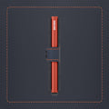 Secrid Miniwallet Matte│Pasjeshouder│art. MM-NIGHTBLUE&ORANGE│zijkant met leersoort op achtergrond