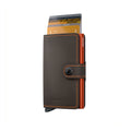 Secrid Miniwallet Matte│art. MM-TRUFFLE&ORANGE│Pasjeshouder│vooraanzicht met uitgeschoven pasjes