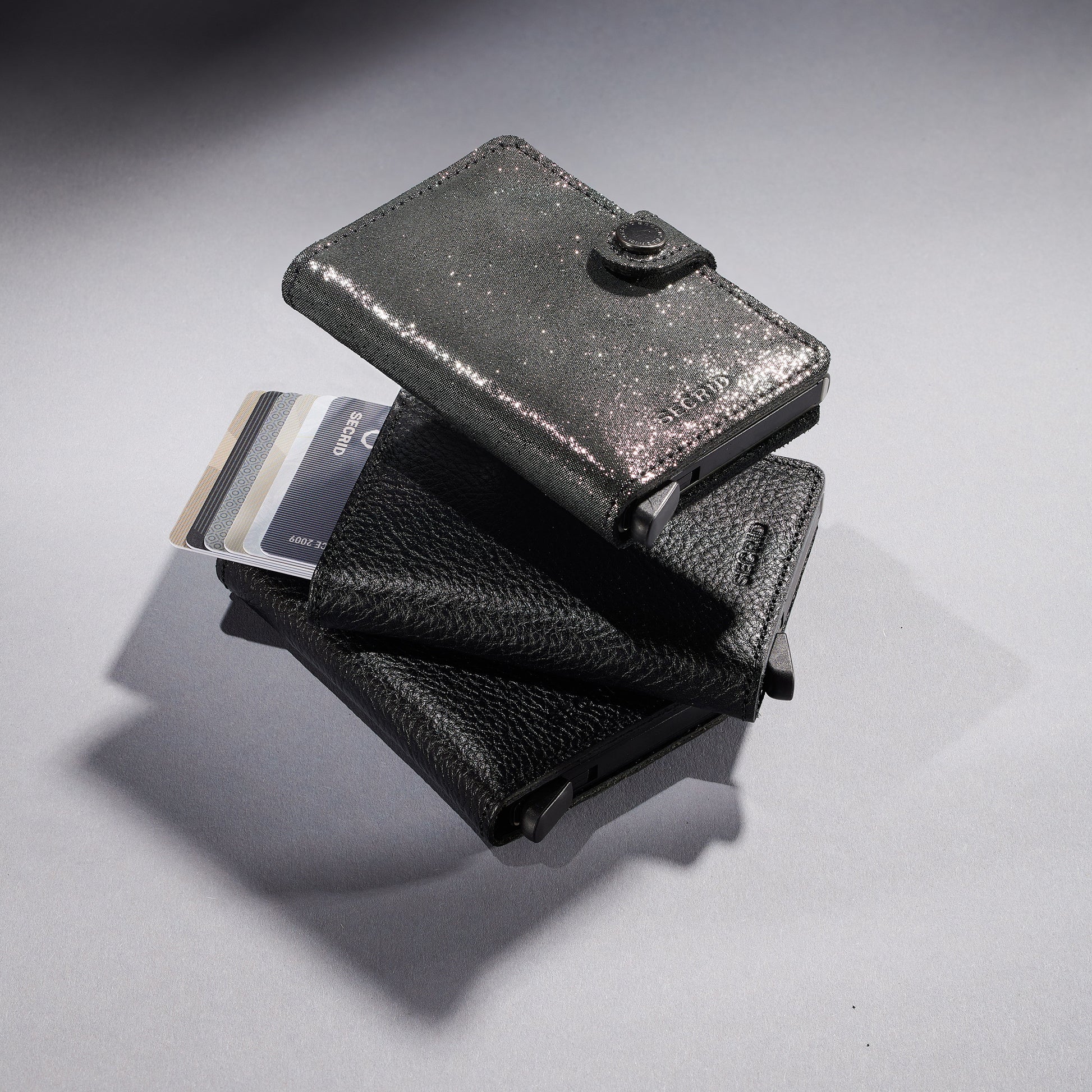 Secrid Miniwallet Stars│art. M-STARS BLACK│3 stuks liggend op elkaar