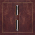 Secrid Miniwallet Vintage│art. MV-BROWN│Pasjeshouder│zijkant met leersoort op achtergrond