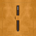 Secrid Miniwallet Vintage│Pasjeshouder│art. MV-OCHRE│zijkant met leersoort op achtergrond