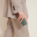 Secrid Miniwallet Vintage│art. MV-SAGE│Portemonnee en pasjeshouder│vastgehouden in hand