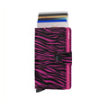 Secrid Miniwallet Zebra│art. MZE-FUCHSIA│Pasjeshouder en Portemonnee│vooraanzicht met uitgeschoven kaarten