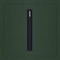 Secrid Slimwallet Matte│art. SM-GREEN-BLACK│Pasjeshouder│zijkant met leersoort op achtergrond