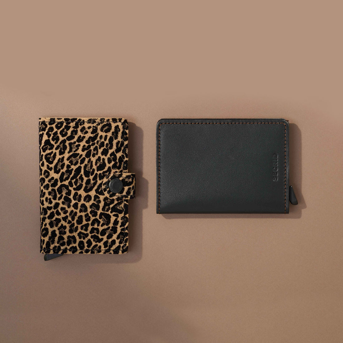 Secrid Slimwallet Original│art. SO-BLACK-BROWN│Pasjeshouder│voorkant met witte achtergrond