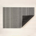 Chilewich Shag Deurmat 46x71 Skinny Stripe Birch│art. 200134-001│bovenaanzicht met hoekpunt omgevouwen