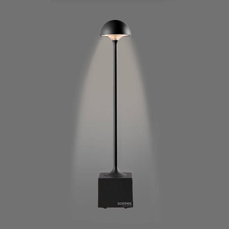 Sompex Flora Oplaadbare Tafellamp Zwart│Buitenverlichting│art. 78461│voorkant met grijze achtergrond en licht aan