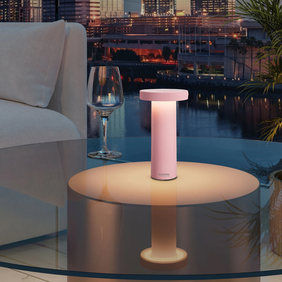 Sompex Volume Oplaadbare Tafellamp Rose│Art. 78536│vooraanzicht met witte achtergrond