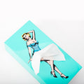 Tissue Up Girl Lichtblauw | Tissuebox Retro Pin Up - bovenaanzicht schuin liggend