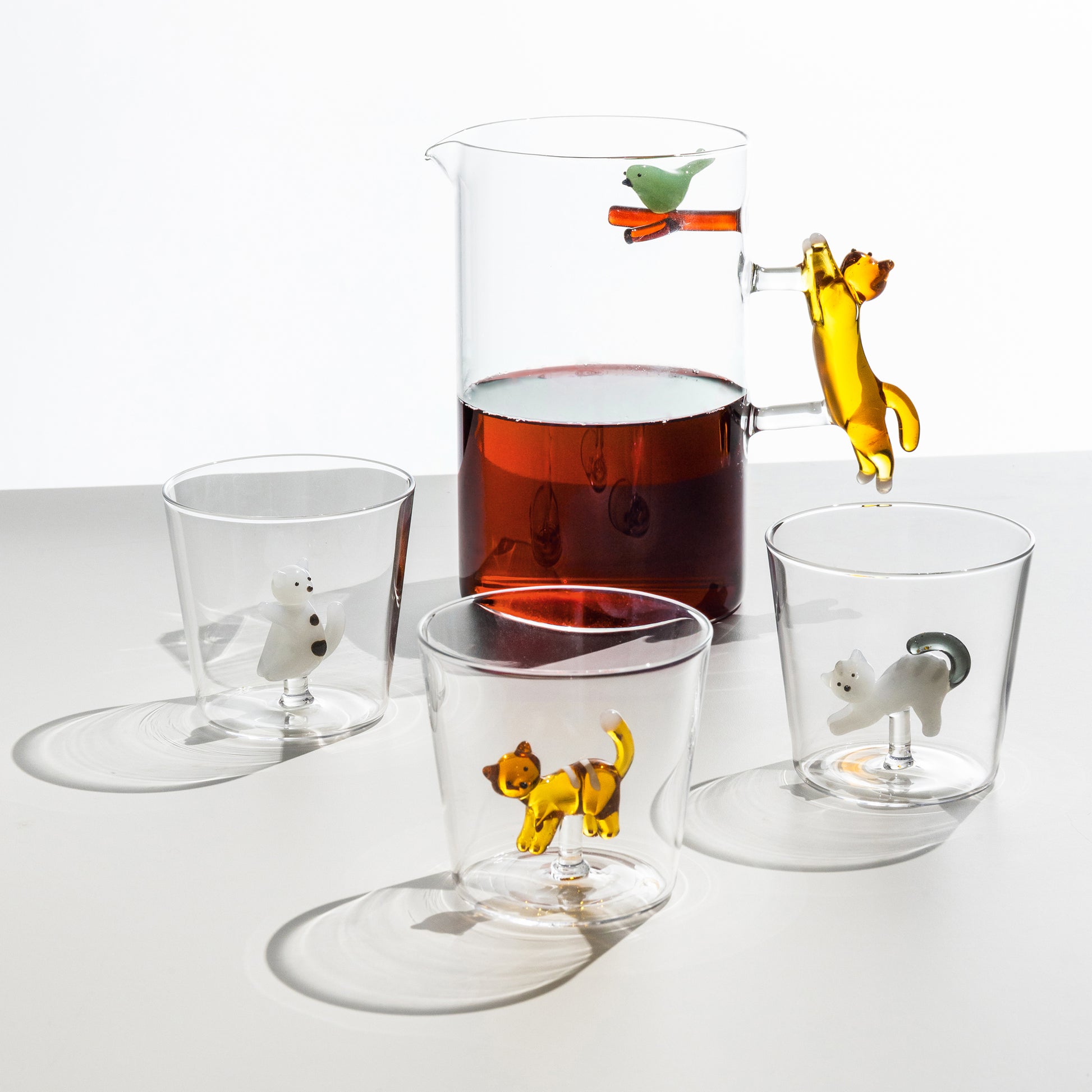 Tumbler Tabby Cat│Ichendorf Milano│diverse soorten met karaf op tafel