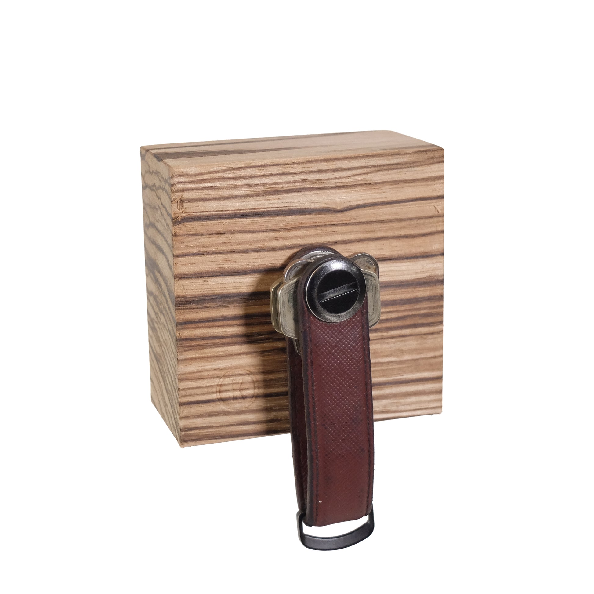 Traktor Magnetische Kubus Zebrano│Kabinet van Look│vooraanzicht met Orbitkey