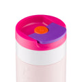 Dopper Travel Mug 300ml Berry Pink - Detail van de Flip Cap gesloten