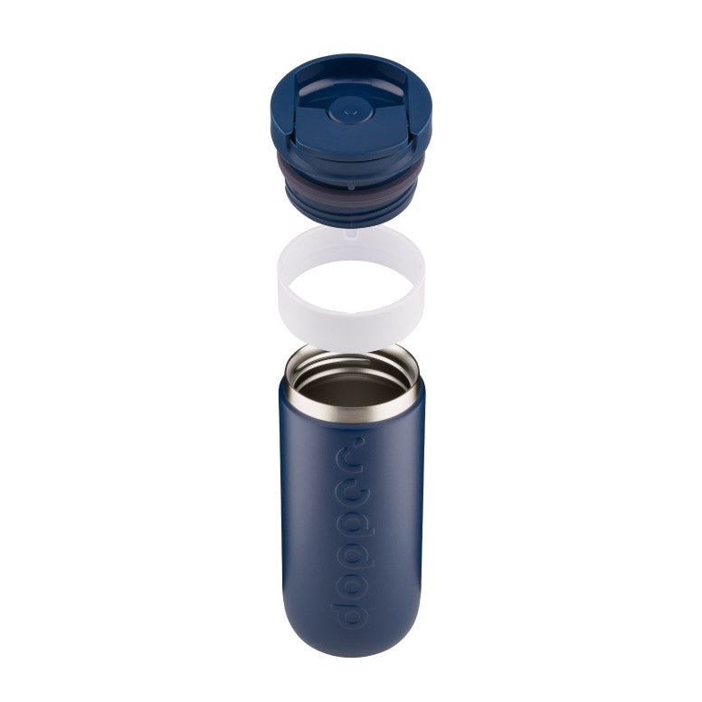Dopper Travel Mug Large 400ml Breaking Blue (blauw) - losse onderdelen zwevend boven elkaar