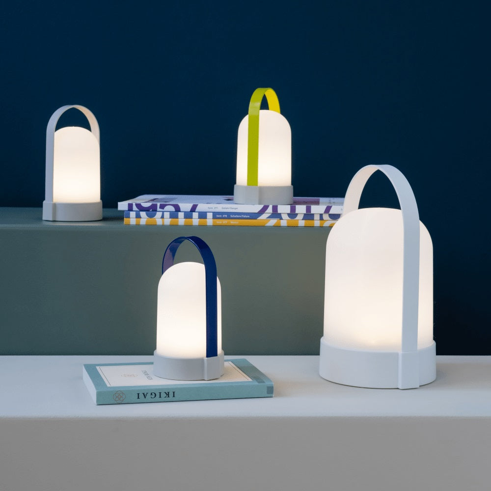 Little Uri Oplaadbare Buitenlamp nr.31│set van 3 Remember│art. LU31│groep op boeken en tijdschriften