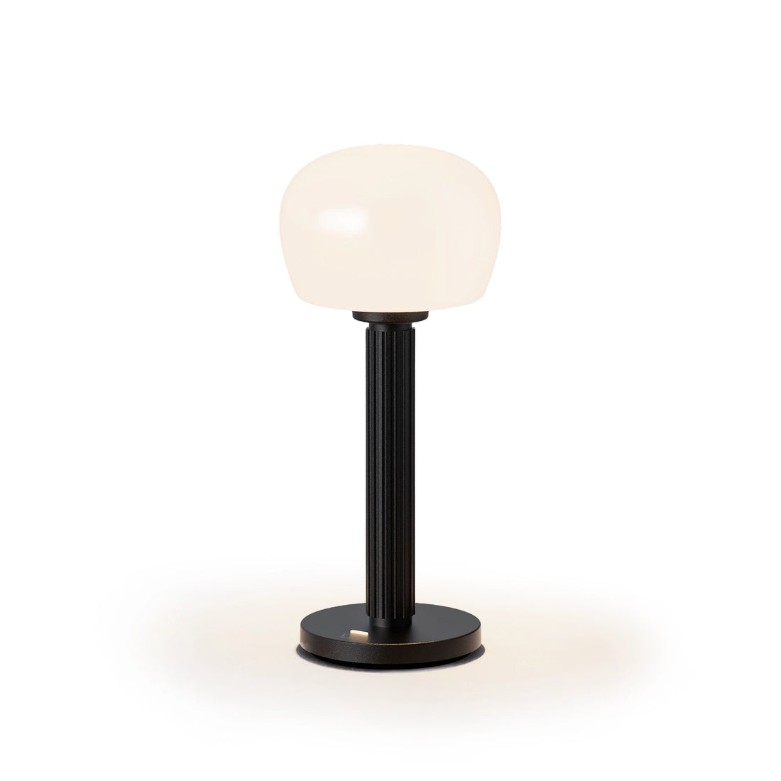 ELLE Decoration Vendome rechargeable table lamp in matt black, front view on a white background.