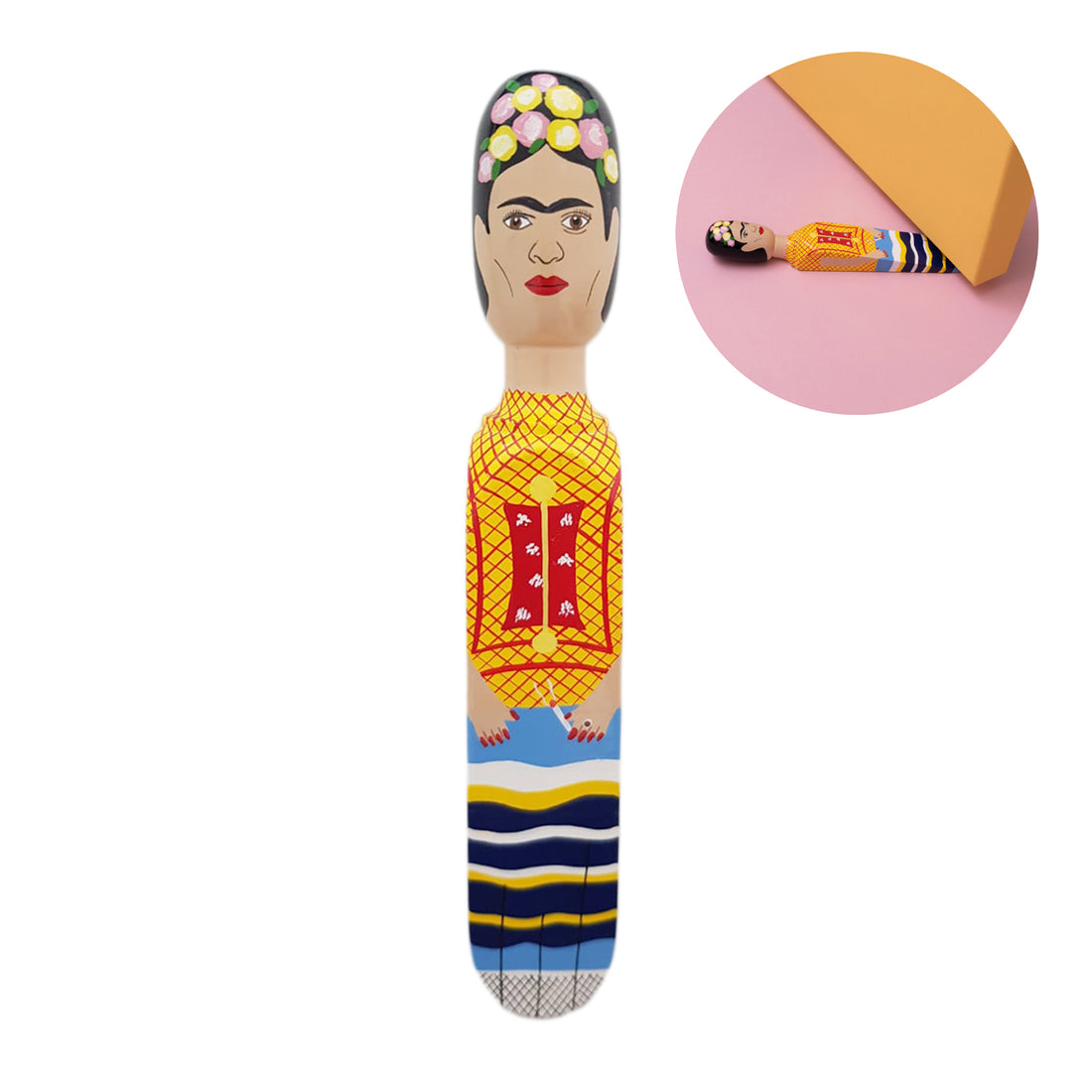 Wedgie Deurstopper Freeda (Frida Kahlo) - vooraanzicht met witte achtergrond en kleine ronde afbeelding onder deur rechtsboven