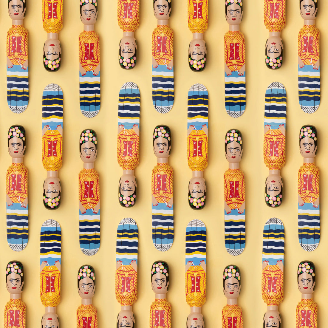 Wedgie Deurstopper Freeda (Frida Kahlo) - vooraanzicht met witte achtergrond en kleine ronde afbeelding onder deur rechtsboven