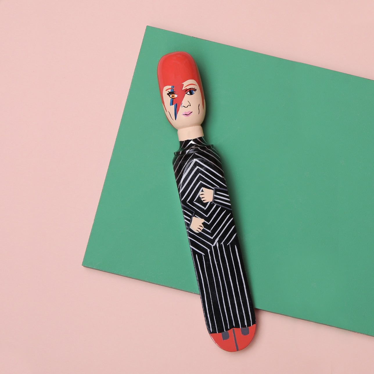 Wedgie Deurstopper Major Dave (David Bowie) - liggen op groen plankje