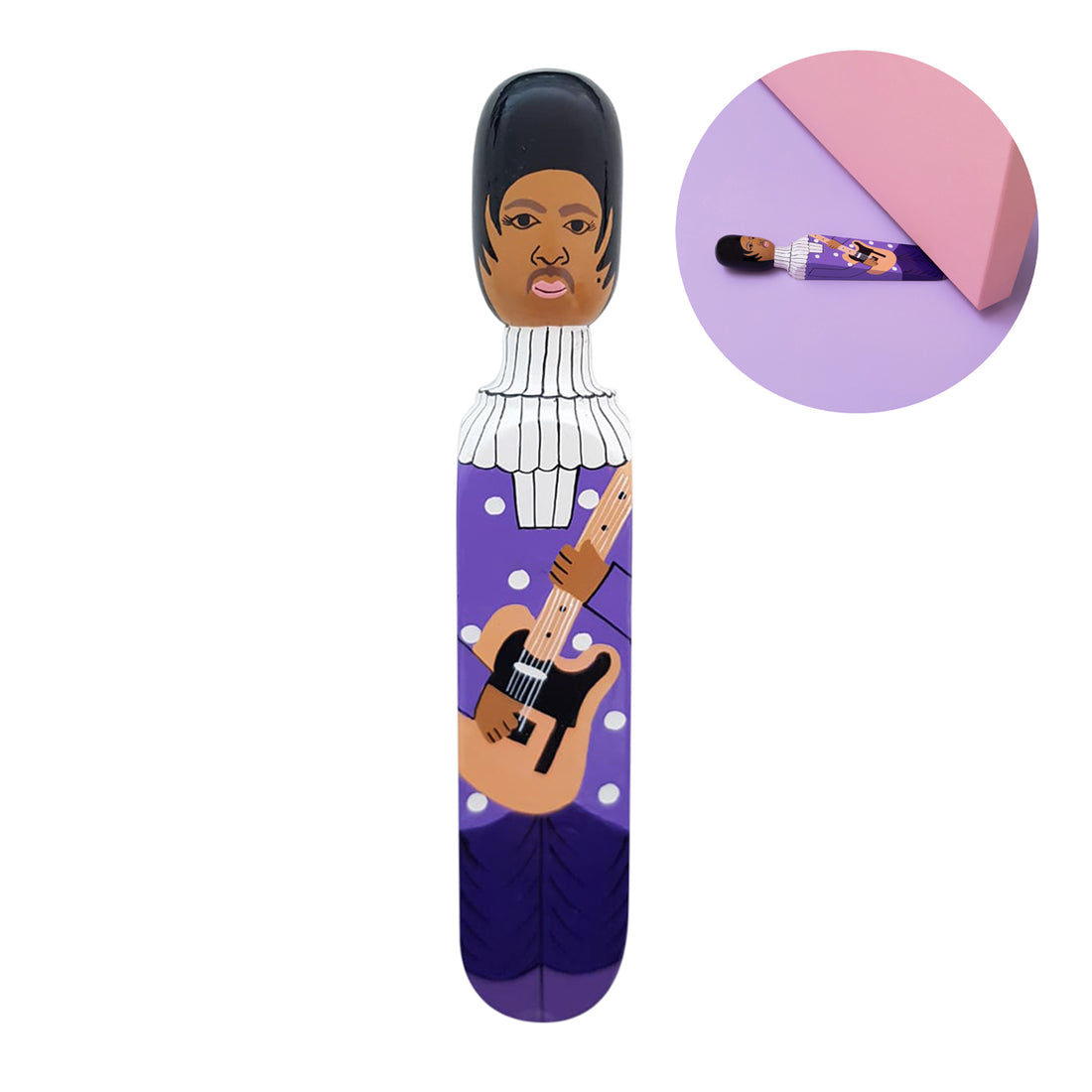 Wedgie Deurstopper The Purple One (Prince) - vooraanzicht met witte achtergrond en kleine ronde afbeelding onder deur rechtsboven