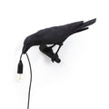 De Bird Lamp is een ontwerp van Marcantonio voor het Italiaanse merk Seletti. In sprookjes en films staat de kraai vaak symbool voor onheil. Maar deze vogels zijn je gevederde vriend en wijzen de weg in het donker. Verschillende versies, zowel indoor als outdoor. 