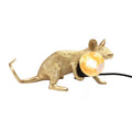 Deze muis wil je graag in huis hebben! Hij is ontworpen door Marcantonio voor het merk Seletti, en verkrijgbaar in 3 varianten: Staand, liggend en zittend. De nieuwe versie van dit iconische lampje is uitgevoerd met een standaard E14 fitting en een USB aansluiting. 
