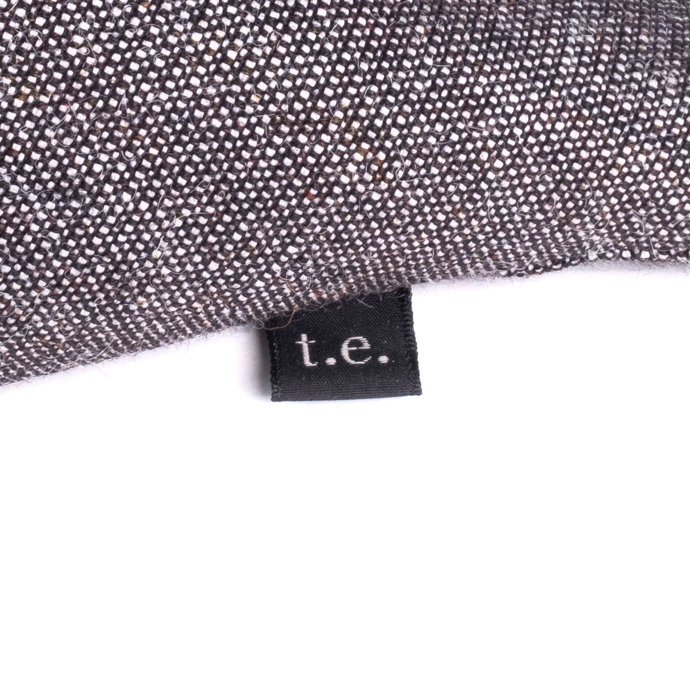 Pigeon Service Coloured│Kvadrat 154│Christien Meindertsma│detail label