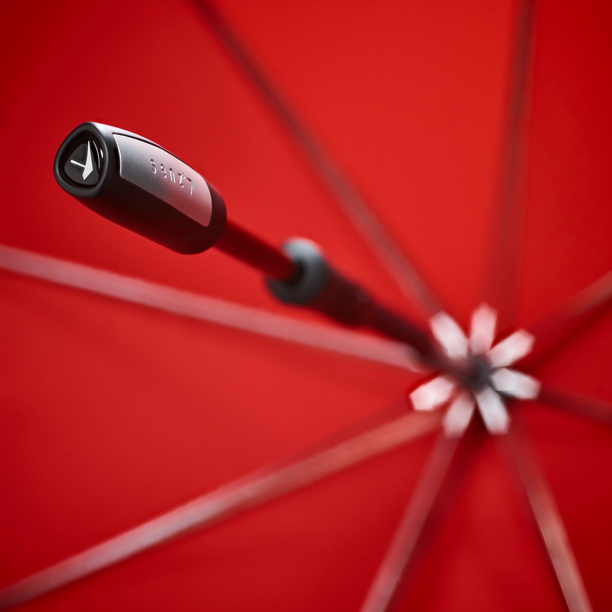 Senz Storm Paraplu Large│Passion Red│Senz Umbrella│detail handvat