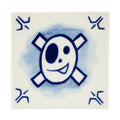 Schiffmacher Royal Blue Tattoo • Tegel • Schiffmacher Royal Blue Tattoo is een unieke samenwerking tussen tattoo artist Henk Schiffmacher en Royal Delft - Porcelyne Fles. De oude ambachten en tradities van beiden komen samen in prachtige objecten als vazen, borden en tegels. Rijk aan cultuur en historie.