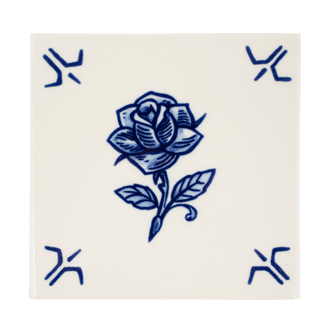 Schiffmacher Royal Blue Tattoo • Tegel • Schiffmacher Royal Blue Tattoo is een unieke samenwerking tussen tattoo artist Henk Schiffmacher en Royal Delft - Porcelyne Fles. De oude ambachten en tradities van beiden komen samen in prachtige objecten als vazen, borden en tegels. Rijk aan cultuur en historie.
