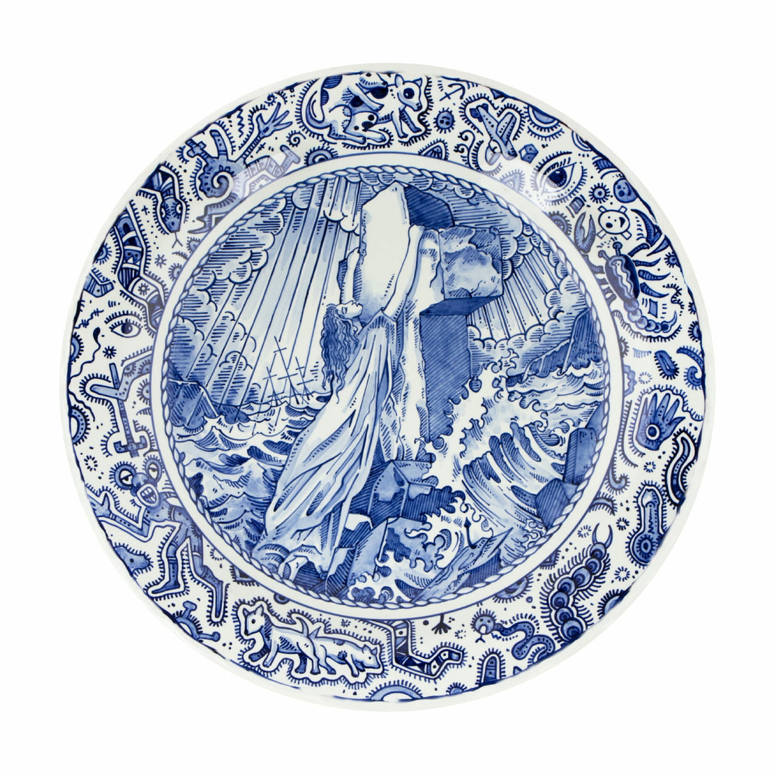 De Schiffmacher Royal Blue Tattoo collectie is een unieke samenwerking tussen tattoo artist Henk Schiffmacher en Royal Delft - Porcelyne Fles. Prachtige objecten zoals vazen, borden en tegels, waarbij de werelden en de tradities van beide ambachten samenkomen. Rijk aan historie, cultuur, traditie en symboliek.