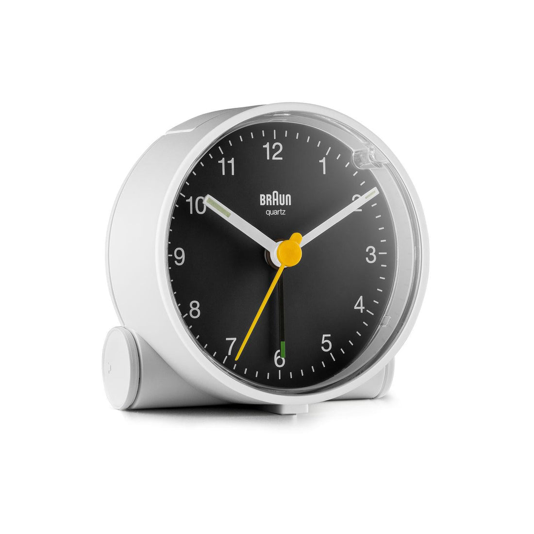 Braun Wekker Analoog BC01WB│Wit&Zwart│voorkant schuin met witte achtergrond