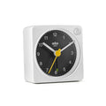 Braun Wekker Analoog BC02WB│Wit&Zwart│Reiswekker│voorkant schuin met witte achtergrond