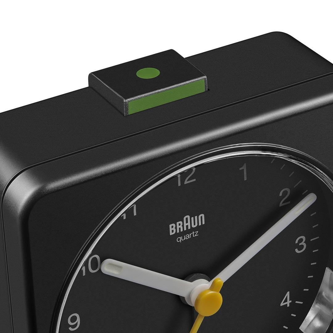 Braun Wekker Analoog BC03B│Zwart│detail alarm knop