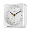 Braun Wekker Analoog BC03W│Wit│voorkant schuin links zonder verlichting