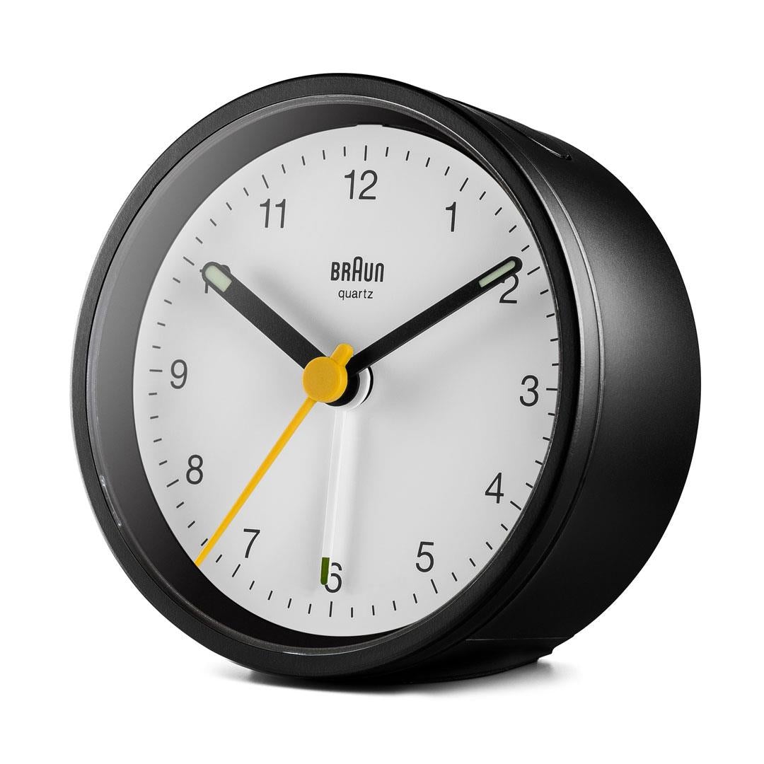 Braun Wekker Analoog BC12BW│Zwart&Wit│voorkant schuin links zonder verlichting