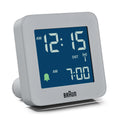 Braun Wekker Digitaal BC09G-DCF│Grijs│Radiogestuurd│voorkant schuin met verlichting aan